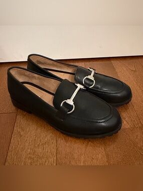 Kelly & Katie Black Slip-On Loafers with Silver Bit, size 6M